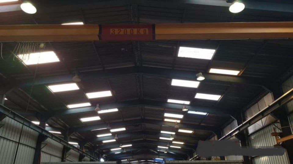 A louer, 3000 m² d’entrepôt au pied du Pont de Tancarville (76)