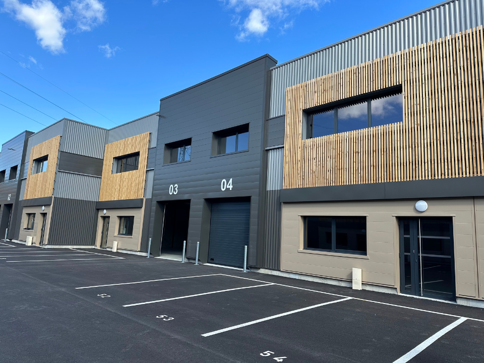Locaux d’activité à vendre, proche Nantes (44)