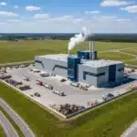 Terrain industriel aménagé pour une unité de valorisation des déchets avec voies d accès et bâtiments techniques