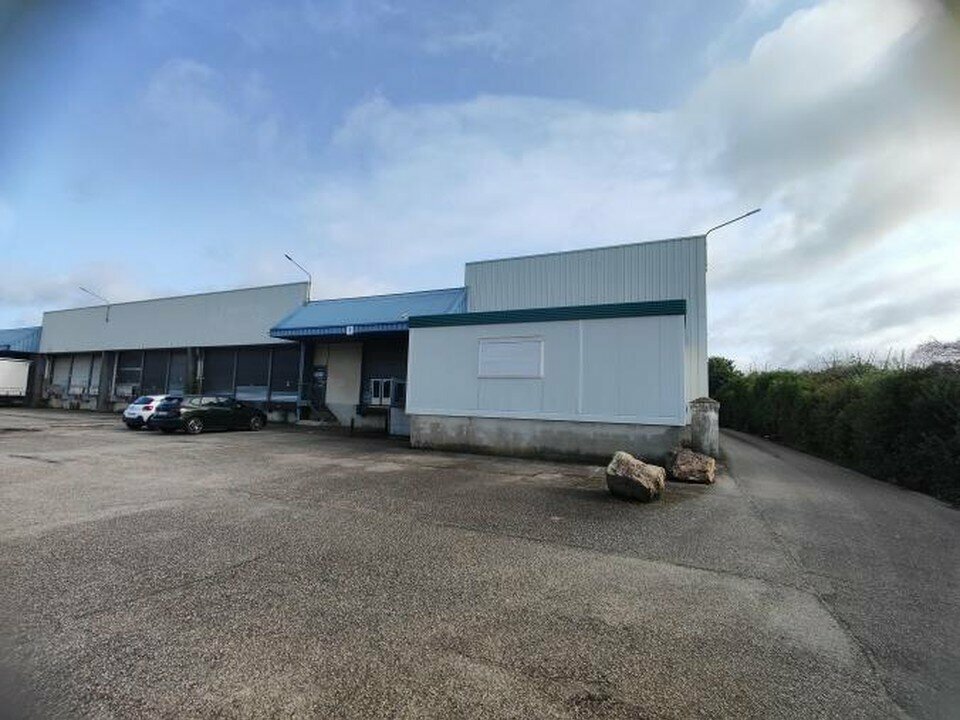 Entrepot 2 000 m2 a louer sud de Rouen (76)