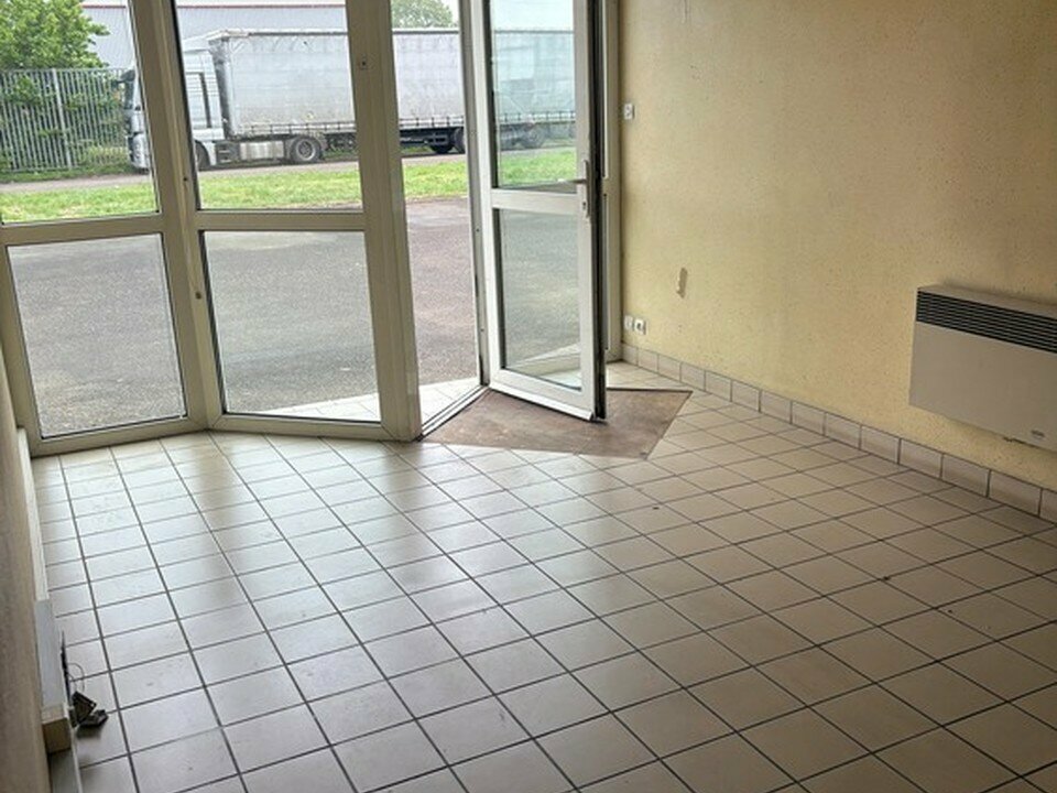 Local d’activités 800 m² à louer aux Attaques, Calais (62)