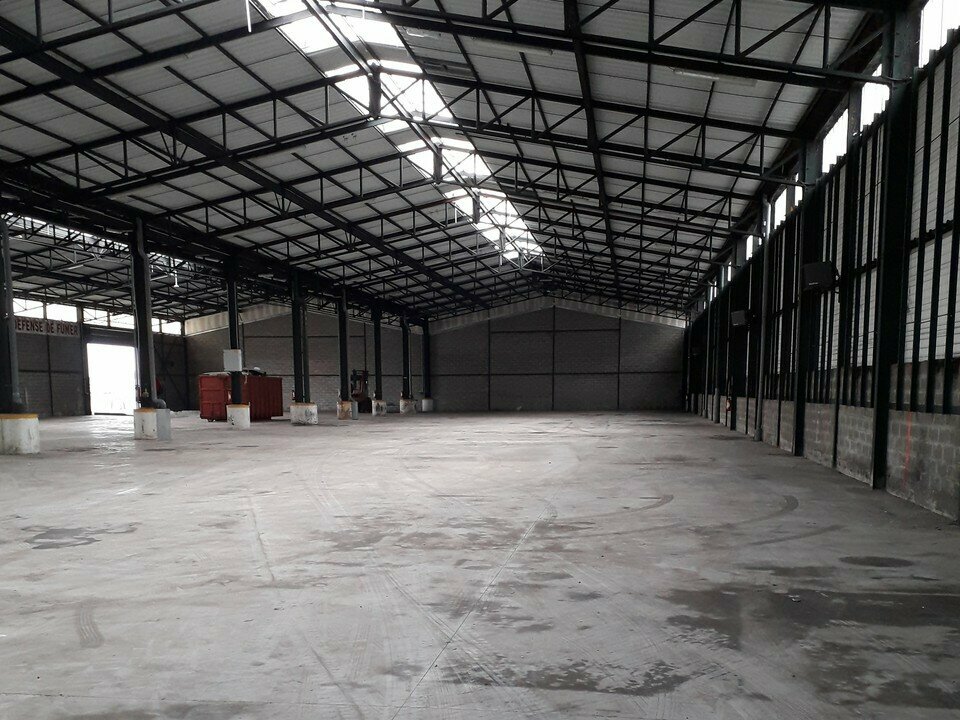 Entrepôt 3 520 m² à louer à Calais, zone portuaire (62)