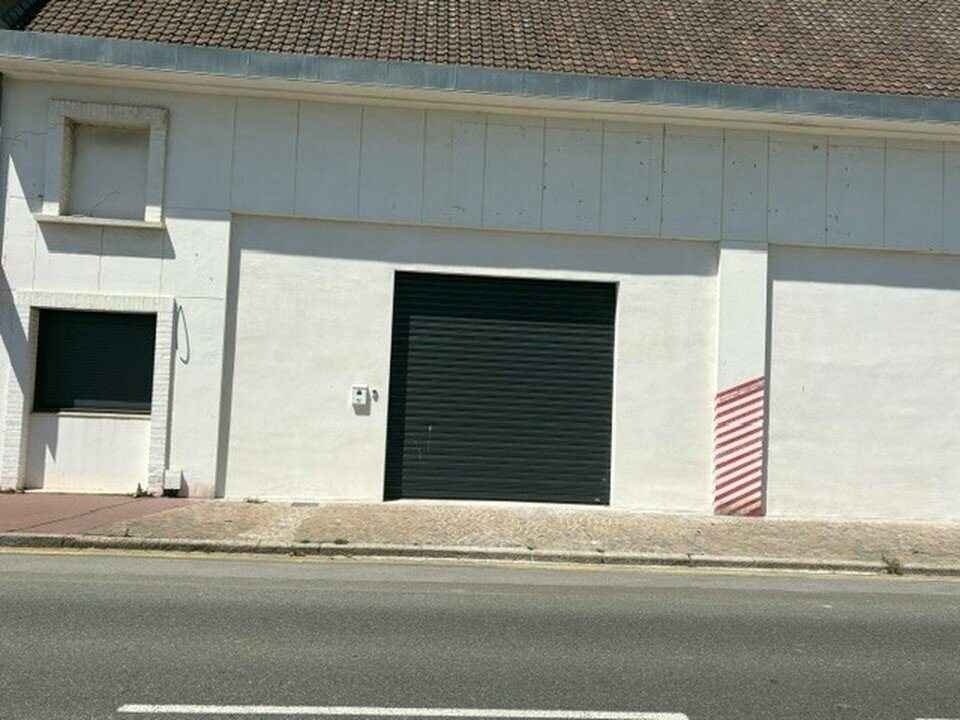 Local d’activité 225 m² à louer à Calais (62)
