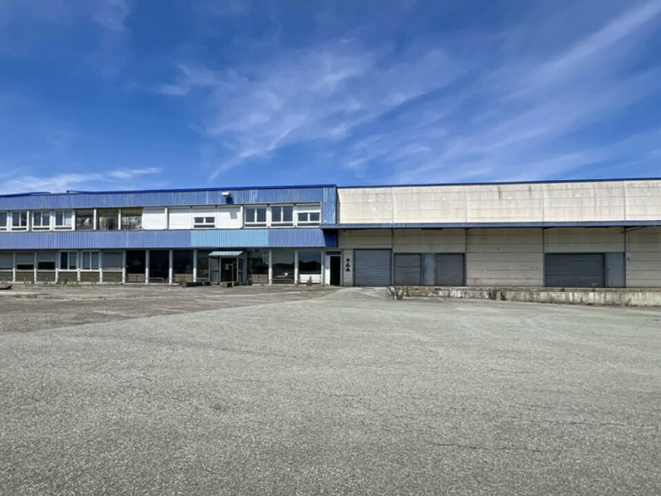 3 300 m² d’entrepôts et locaux d’activités à vendre à Argiésans (90800)