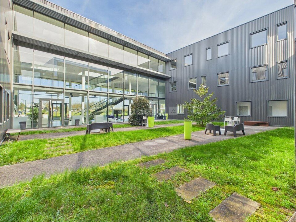 Local industriel, bureaux et entrepôt de 7 850 m² à louer ou à vendre, Agglomération de Troyes (10)