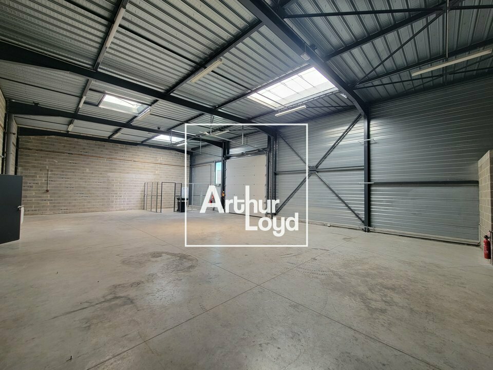 298 m² de locaux d’activités à louer à Montbéliard (25200)